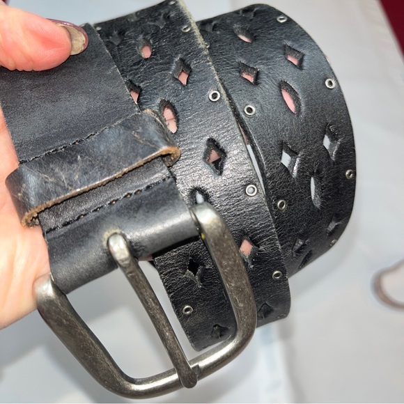 BASS Black LEATHER Cut Outs 1.5” Belt Silver SQUARE Buckle 39” Long medium boho - Picture 10 of 15